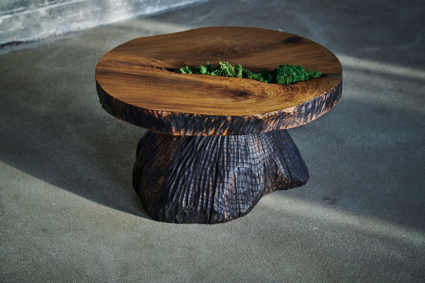 Ąžuolinis staliukas „Žemė“