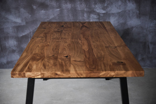 Ąžuolinis valgomojo stalas „Linea“