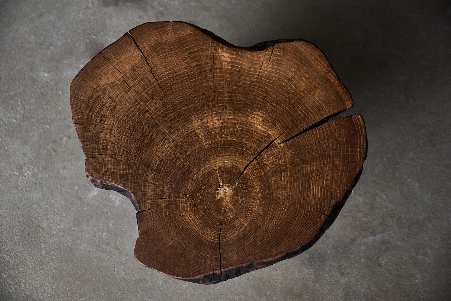 Ąžuolinis staliukas „Ember“