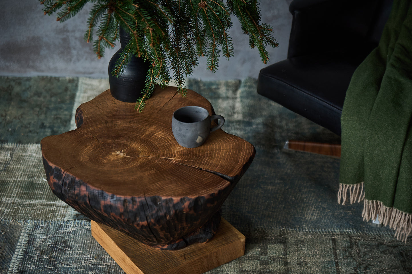 Ąžuolinis staliukas „Ember“