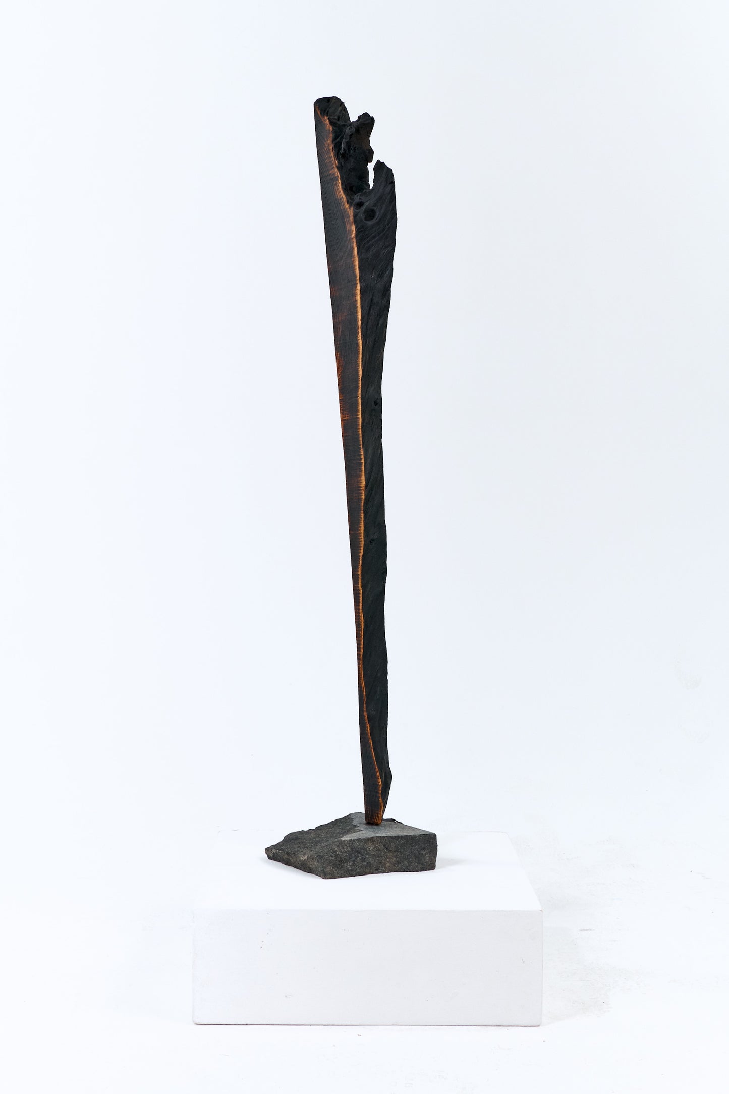 Skulptūra „Liepsnos kraštas“