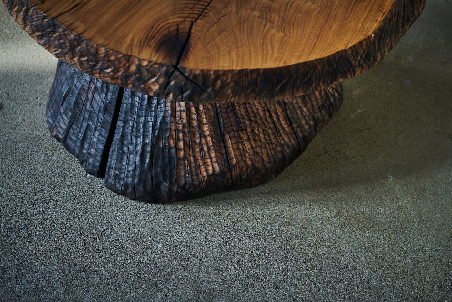 Ąžuolinis staliukas „Žemė“