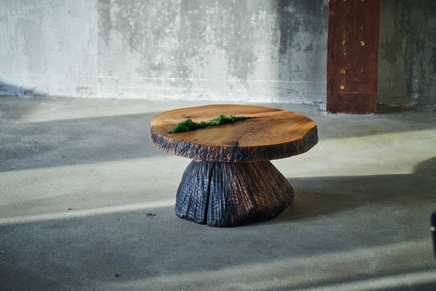 Ąžuolinis staliukas „Žemė“