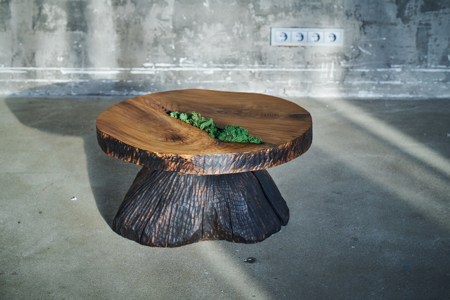 Ąžuolinis staliukas „Žemė“