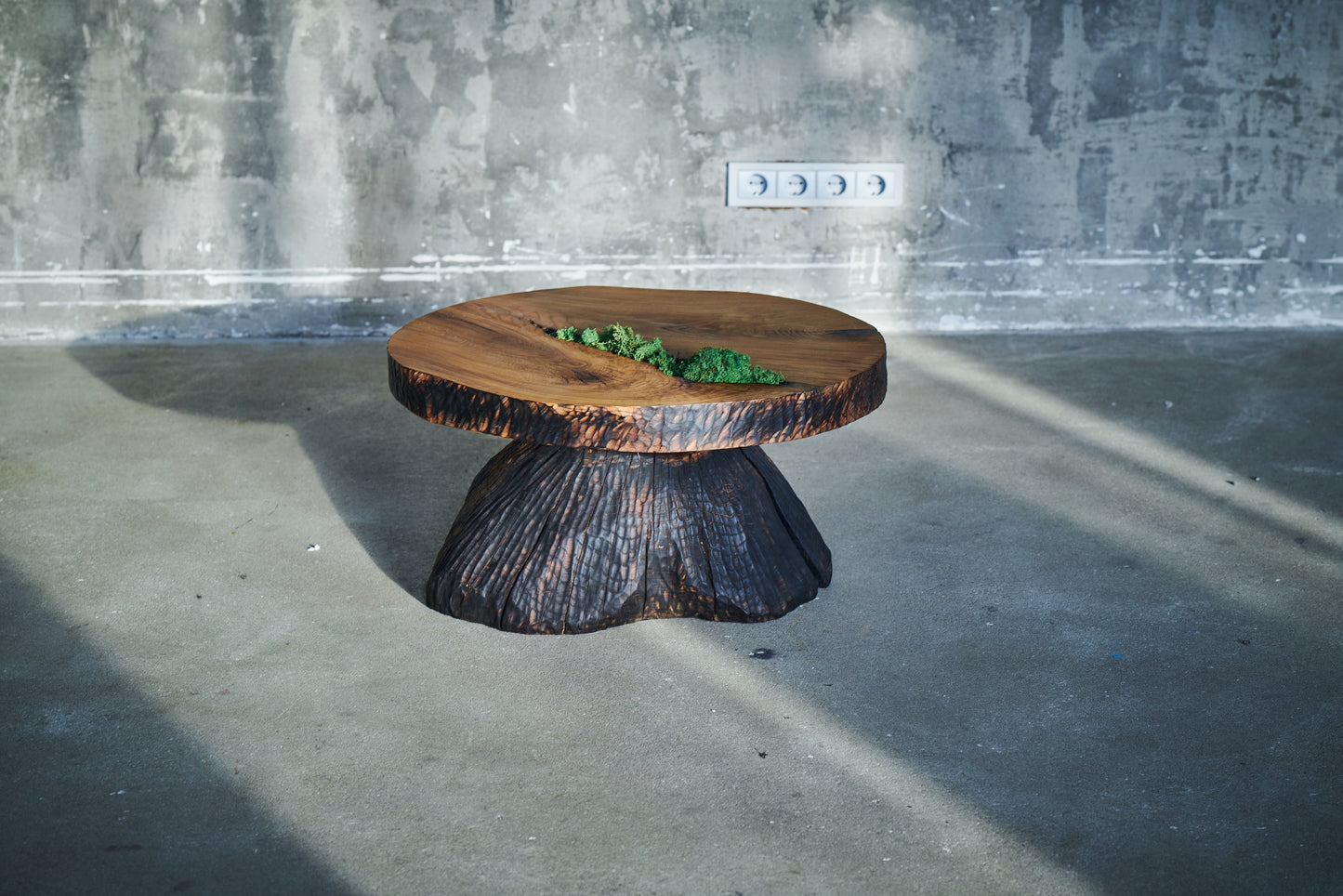 Ąžuolinis staliukas „Žemė“