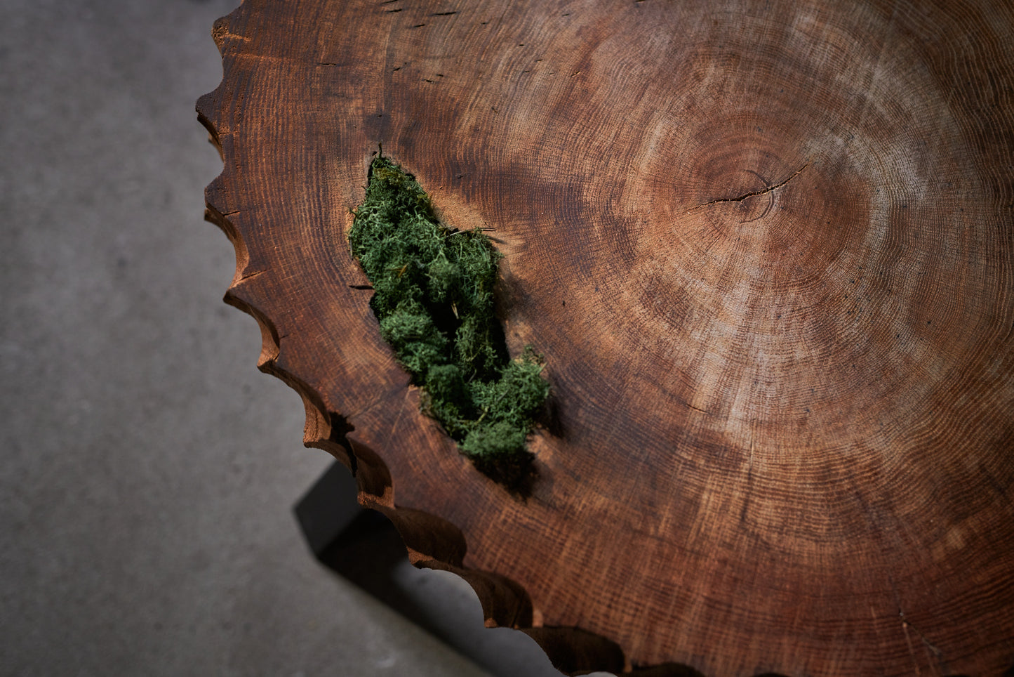 Ąžuolinis staliukas „Samanos“