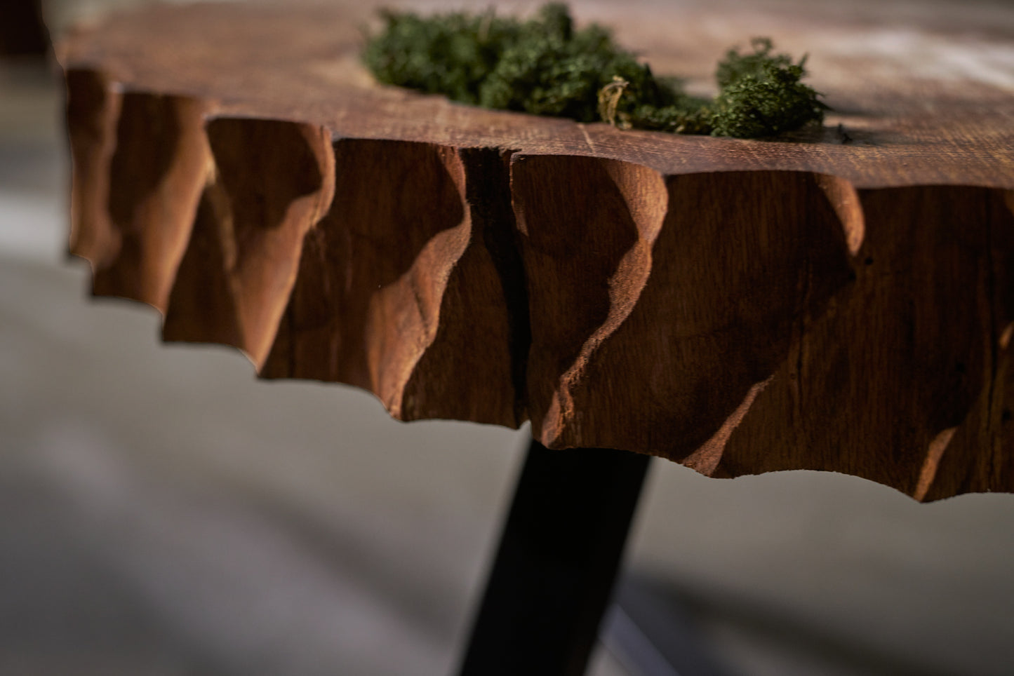 Ąžuolinis staliukas „Samanos“