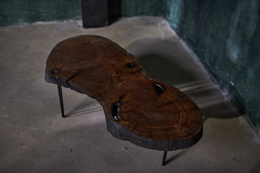 Ąžuolinis staliukas „Forma“