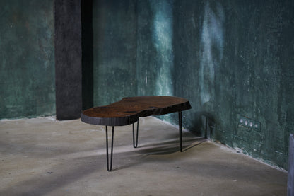 Ąžuolinis staliukas „Forma“