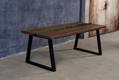 Ąžuolinis valgomojo stalas su loviu