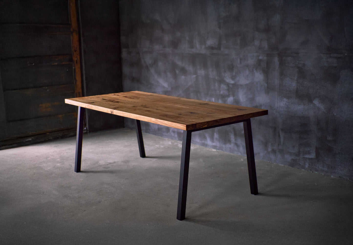 Ąžuolinis valgomojo stalas „Linea“