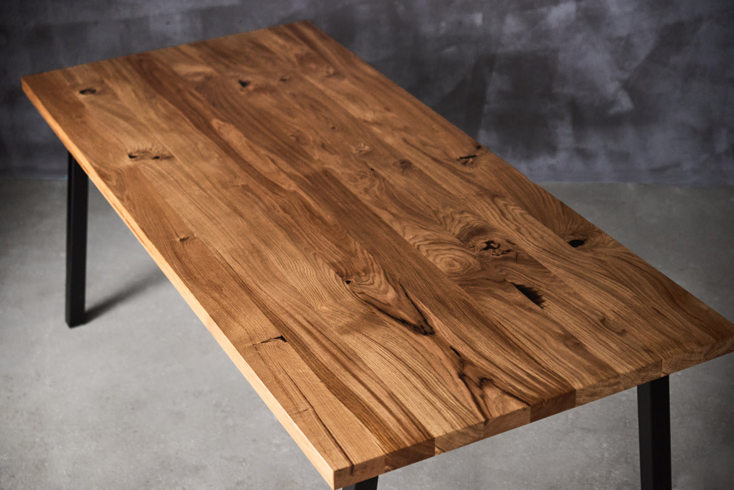 Ąžuolinis valgomojo stalas „Linea“