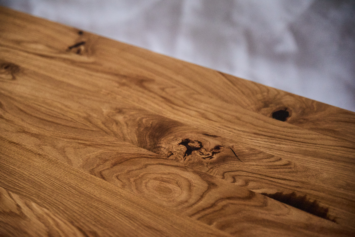 Ąžuolinis valgomojo stalas „Linea“