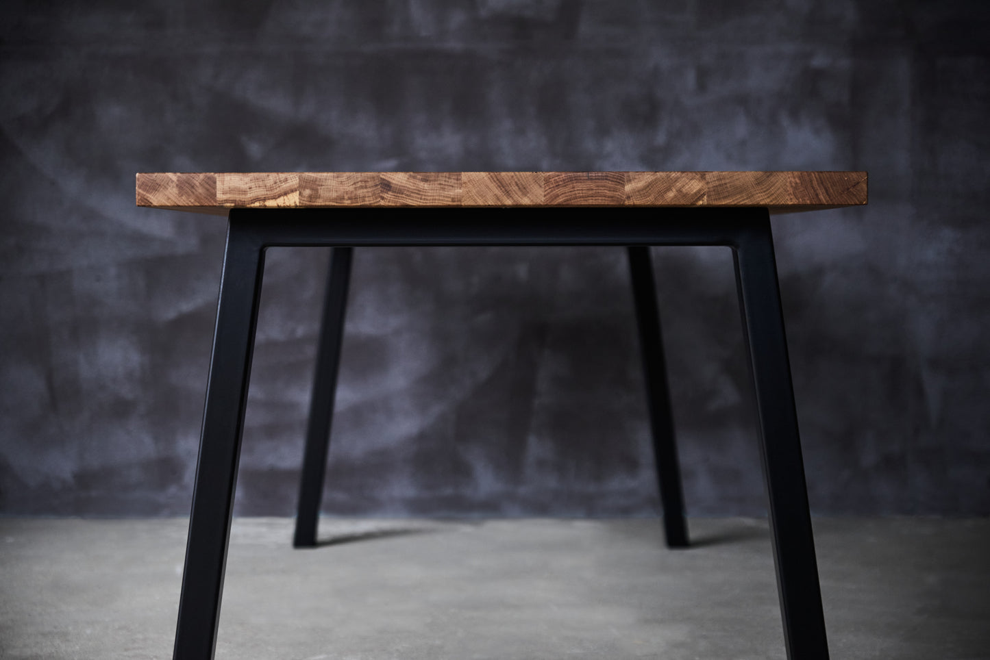 Ąžuolinis valgomojo stalas „Linea“