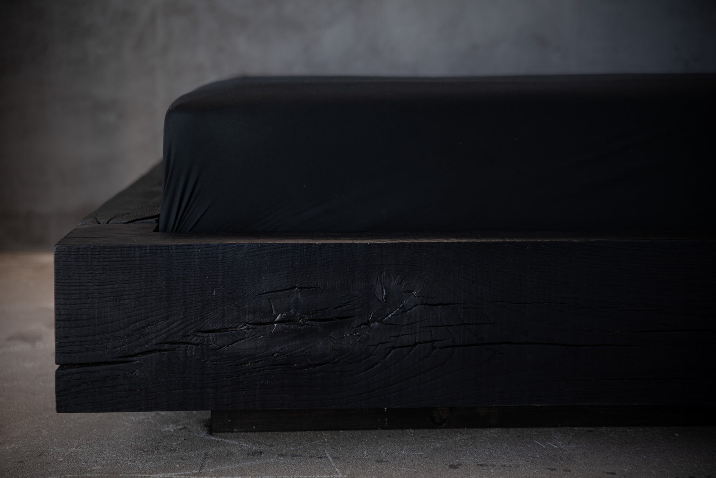 Wabi-Sabi ąžuolinė lova „Kuro“