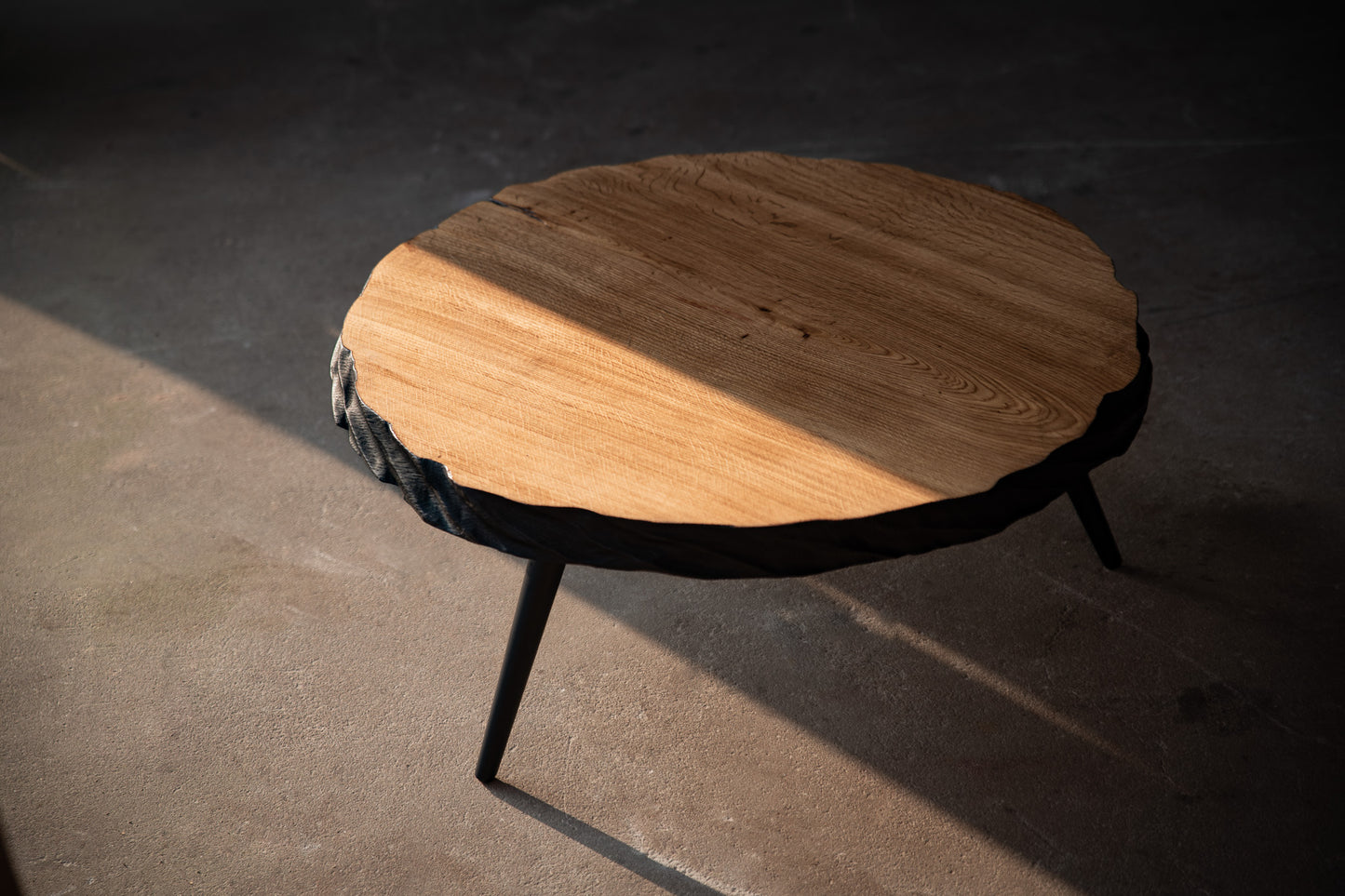 Minimalistinis ąžuolinis kavos staliukas „Terra“
