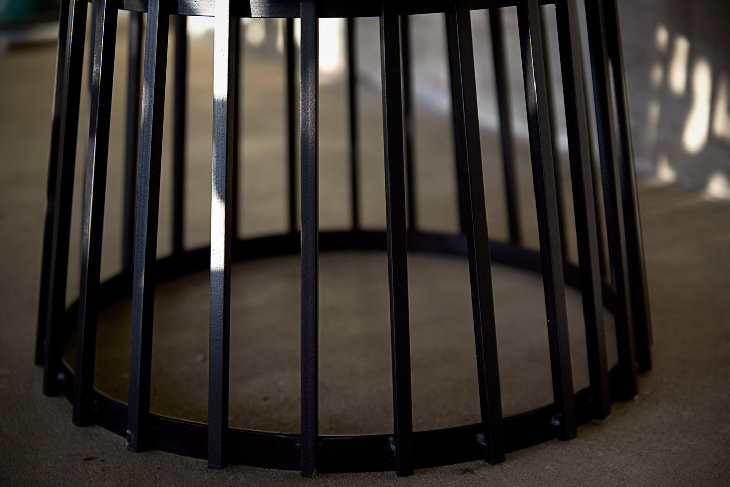 Ąžuolinis staliukas „Įtrūkis“