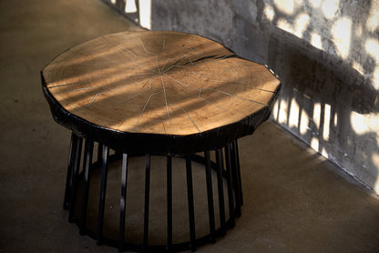 Ąžuolinis staliukas „Įtrūkis“